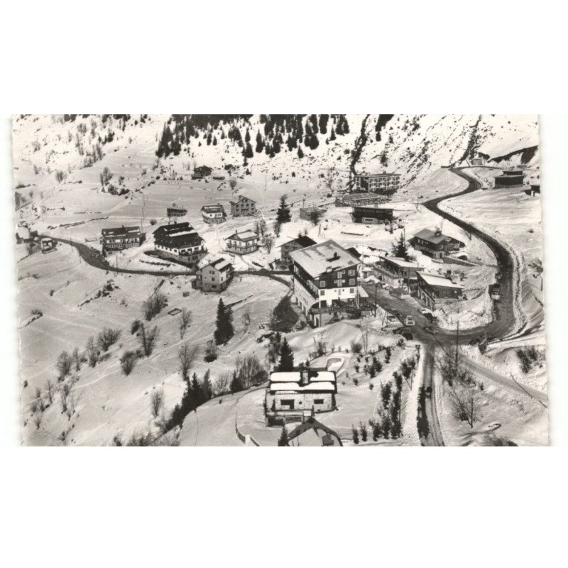 MERIBEL-les-ALLUES: hôtel et chalets vue aérienne 10X15 - très bon état