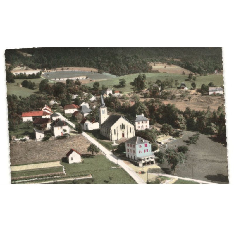 ATTIGNAT-ONCIN: le chef-lieu au 1er plan, hôtel du mont grêle vue aérienne 10X15 - très bon état
