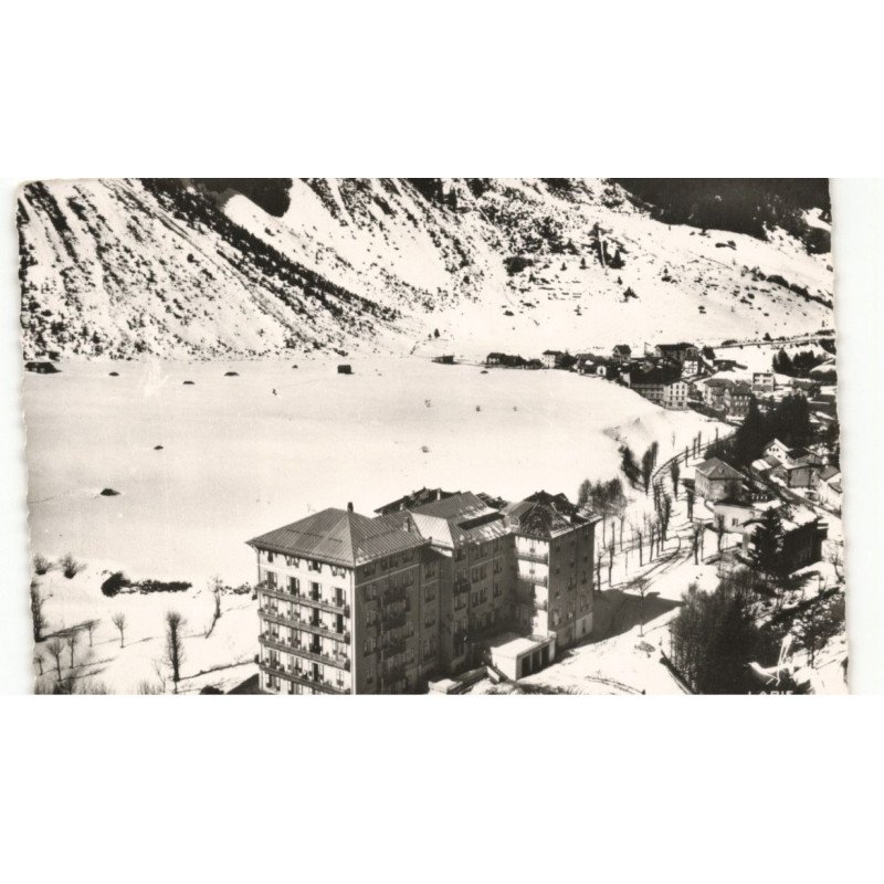 PRALOGNAN-la-VANOISE: l'hôtel des PT.T. vue aérienne 10X15 - très bon état