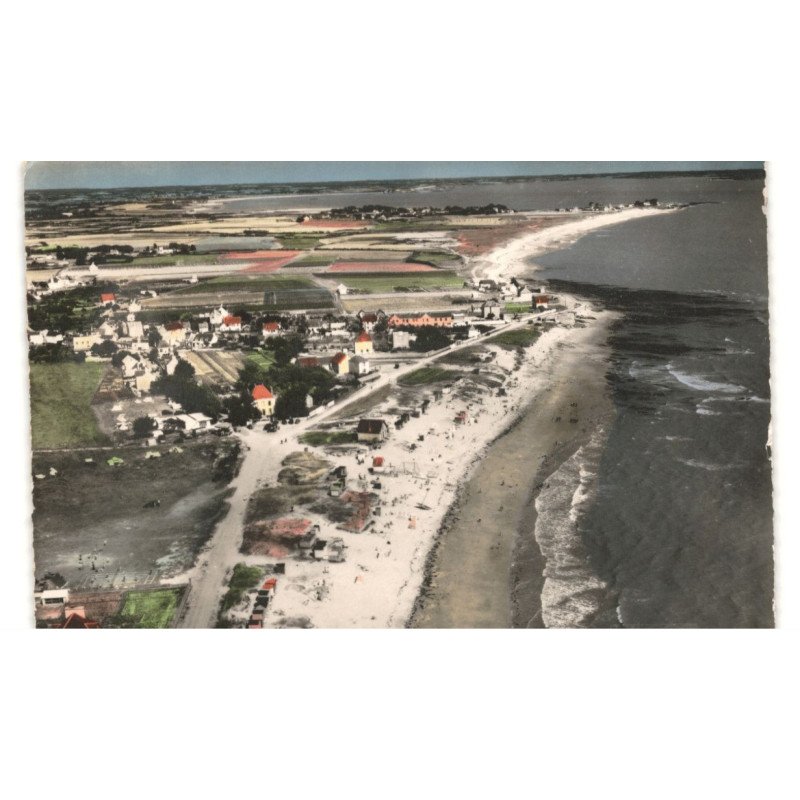 DAMGAN: la grande place et la pointe de kervoyal vue aérienne 10X15 - très bon état