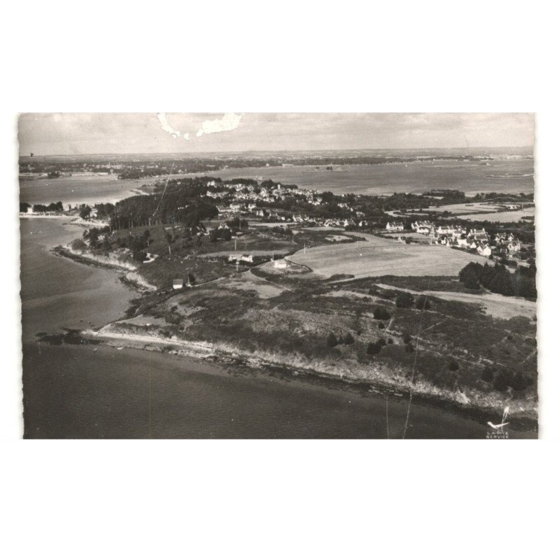 ILE-aux-MOINES: vue générale de l'île vue aérienne 10x15 - état (timbre arraché)