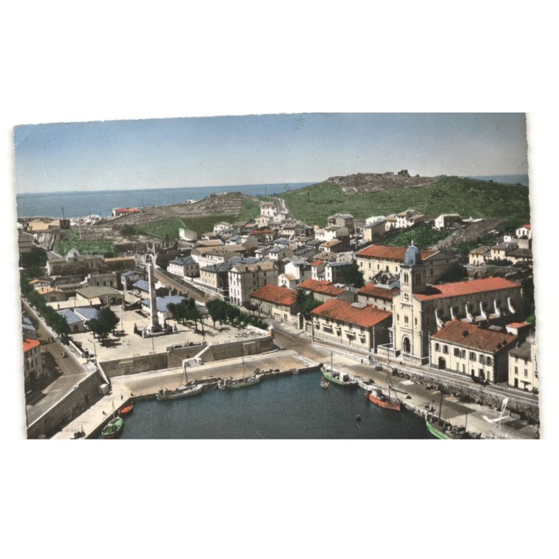 PORT-VENDRES: le vieux port et la place de l'obélisque vue aérienne 10X15 - très bon état