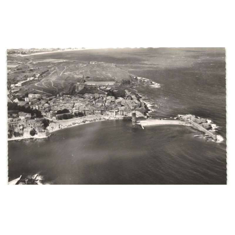 COLLIOURE: vue panoramique, côte vermeille vue aérienne 10X15 - très bon état