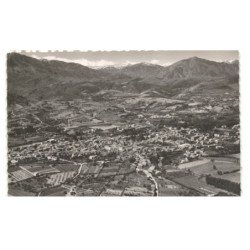PRADES: vue panoramique, dans le fond, les monts des pyrénées vue aérienne 10X15 - très bon état