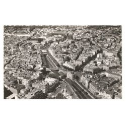 PERPIGNAN: sur la ville les quai de la basse au 1er plan place de la victoire vue aérienne 10X15 - très bon état