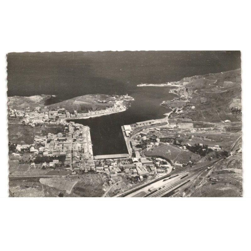 PPORT-VENDRES: côte vermeille, la ville le port la jetée vue aérienne 10X15 - très bon état