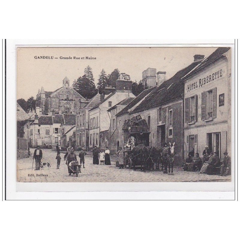 GAUDELU : grande rue et mairie - tres bon etat