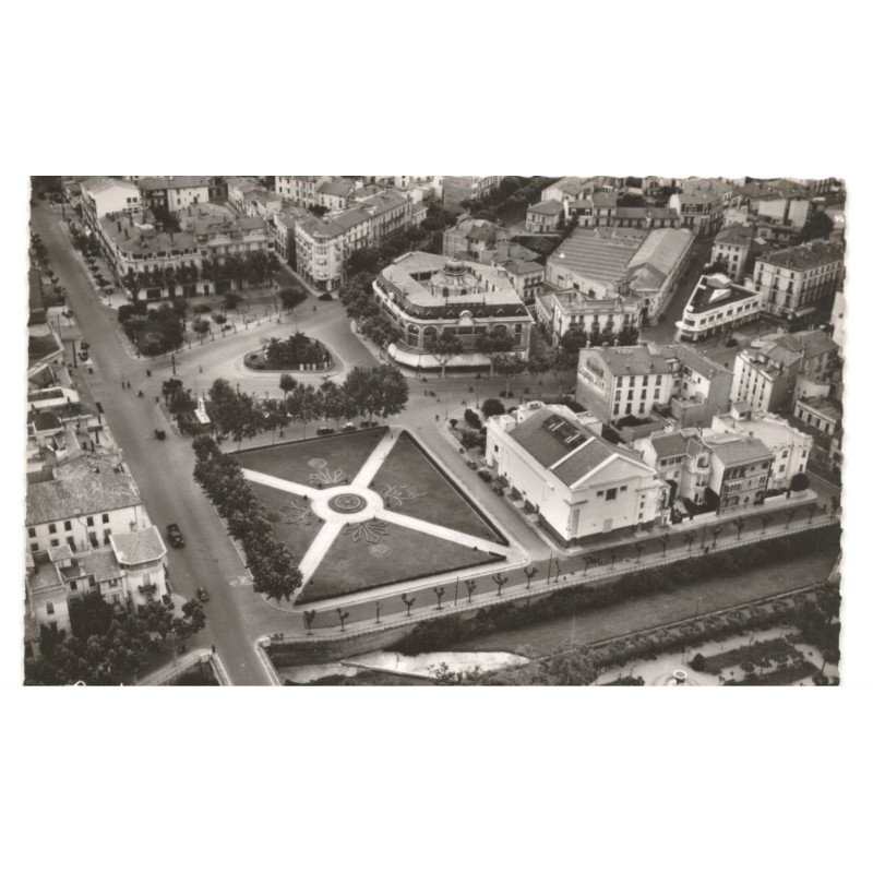 PERPIGNAN: les jardin place de catalogne les dames de france et théâtre vue aérienne 10X15 - très bon état