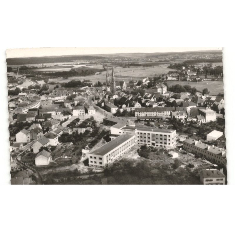 SARRALBE: vue générale, en 1er plan, l'hôpital vue aérienne 10X15 - très bon état
