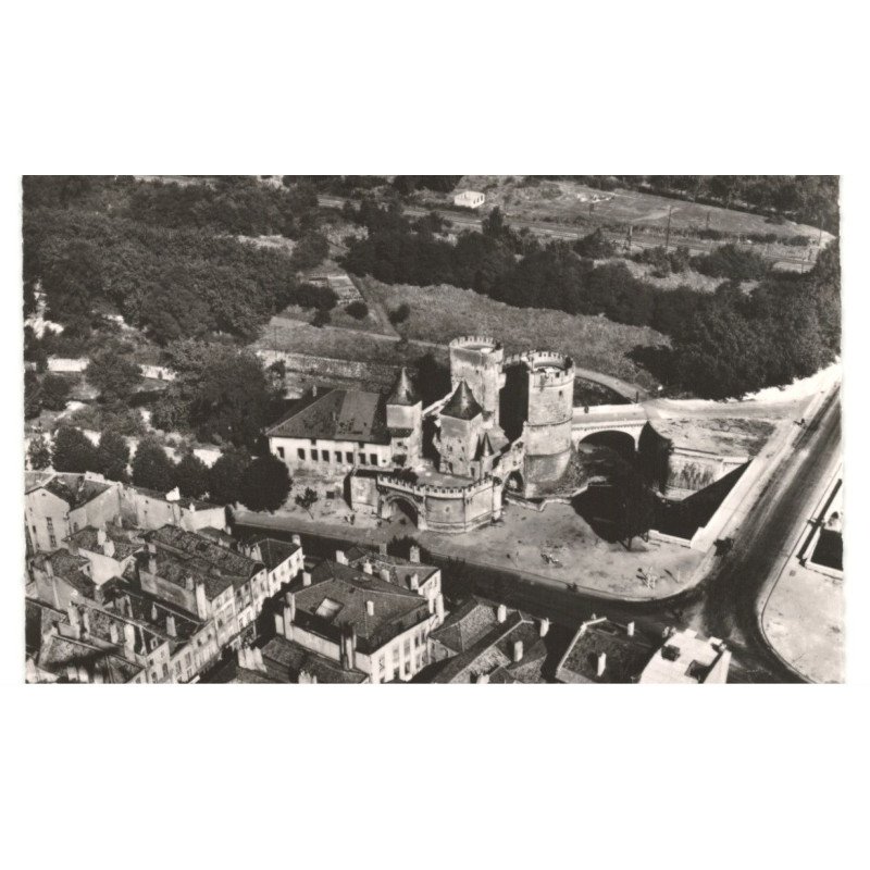 METZ: la porte des allemands vue aérienne 10x15 - très bon état