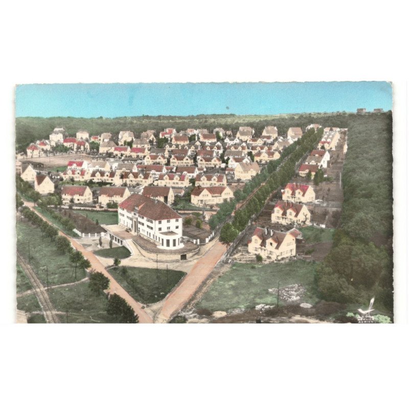 FAULQUEMLONT-CITE: le foyer des célilbataires vue aérienne 10X15 - très bon état