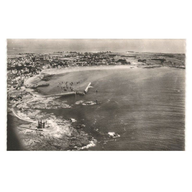 QUIBERON: le château et la pointe de berg-de-lan la rade et la grande plage quiberon vue aérienne 10X15 - très bon état
