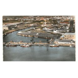 LORIENT: le port de pêche vue aérienne 10X15 - très bon état