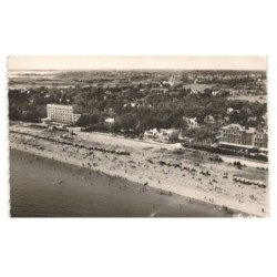 CARNAC-PLAGE: plage centrale et les hôtels vue aérienne 10X15 - très bon état