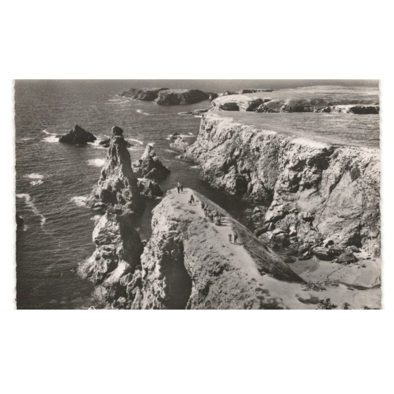 BELLE-ILE-en-MER: GOULPHAR: port coton, les aiguilles de port coton vue aérienne 10X15 - très bon état