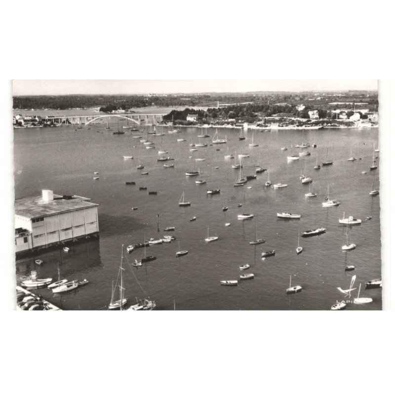 LA TRINITE-sur-MER: la criée et vue sur la rive droite vue aérienne 10X15 - très bon état