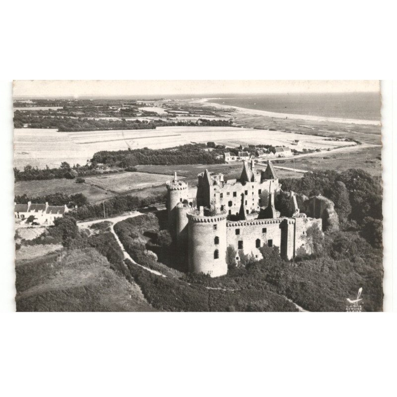 SARZEAU: ruines du château de suscinio vue aérienne 10X15 - très bon état