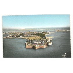 PORT-LOUIS: la citadelle et vue générale vue aérienne 10X15 - très bon état
