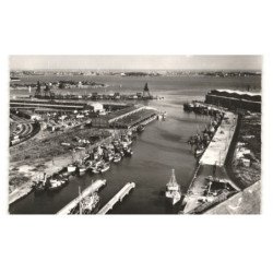 LORIENT: le port de pêche vue aérienne 10x15 - très bon état