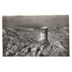 BANYULS-sur-MER: COLLIOURE: la tour madeloc dans le fond collioure vue aérienne 10X15 - très bon état