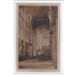 LAON : intérieur d'une cathédrale - tres bon etat