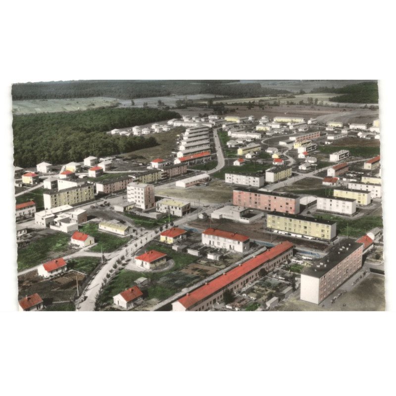 GUENANGE: la place saint-benoit vue aérienne 10x15 - très bon état