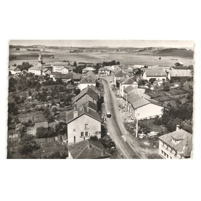 GROSTENQUIN: la rue principale vue aérienne 10X15 - état