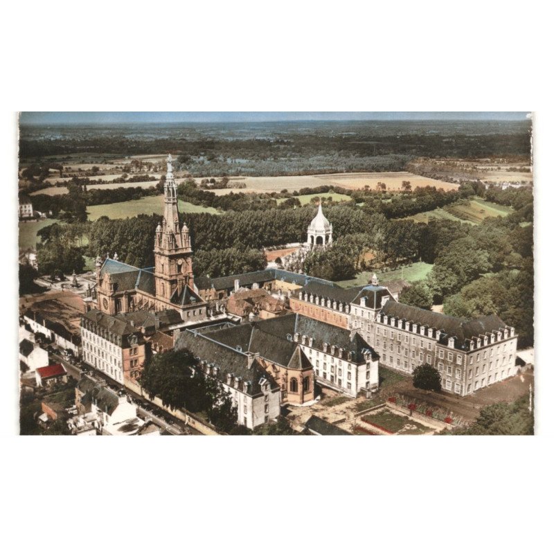 SAINTE-ANNE-D'AURAY: la basilique vue aérienne 10X15 - très bon état