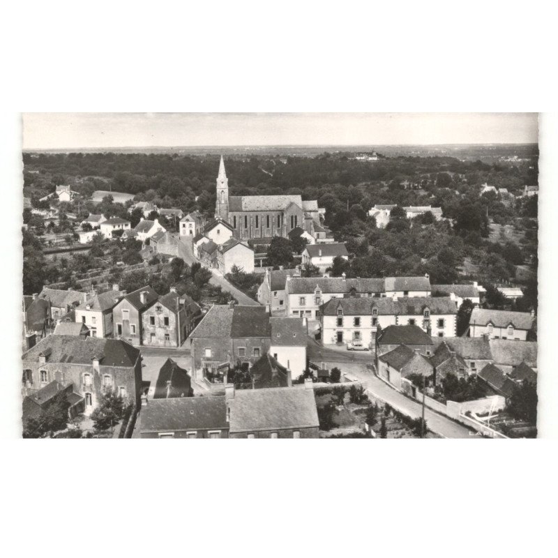 SAINT-JEAN-la-POTERIE: le centre du bourg vue aérienne 10X15 - très bon état