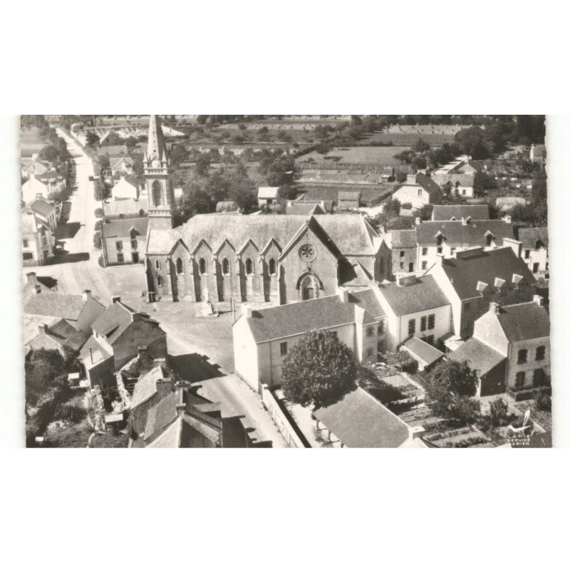 PLEUCADEUC: l'église et le bourg vue aérienne 10X15 - très bon état