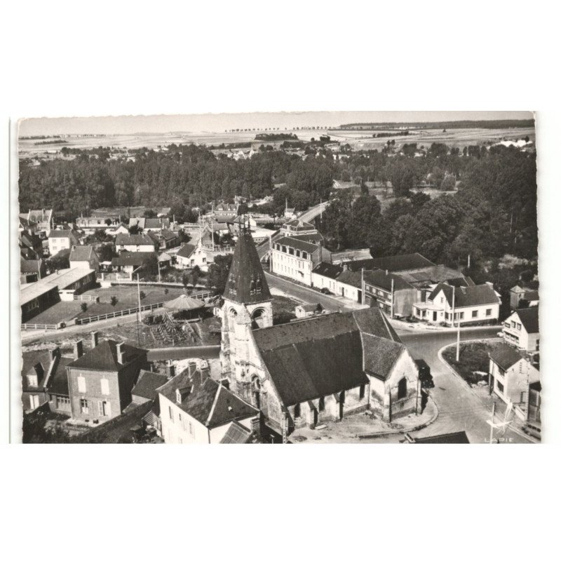 HANGEST-sur-SOMME: quartier de l'église vue aérienne 10x15 - très bon etat