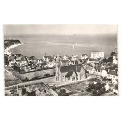 SAINT-PIERRE-QUIBERON: l'église et vue générale vue aérienne 10X15 - très bon état