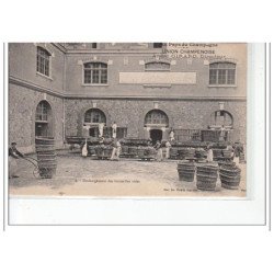 MARNE - Au Pays du Champagne - Union Champenoise - Déchargement des bouteilles vides - très bon état