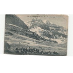 MILITAIRES CHASSEURS ALPINS: la grande-casse, vue d'entre-deux-eaux - très bon état
