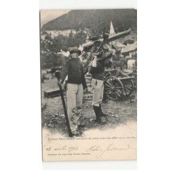 MILITAIRE CHASSEURS ALPINS: artilleur portant une pièce de canon avec son affût - très bon état