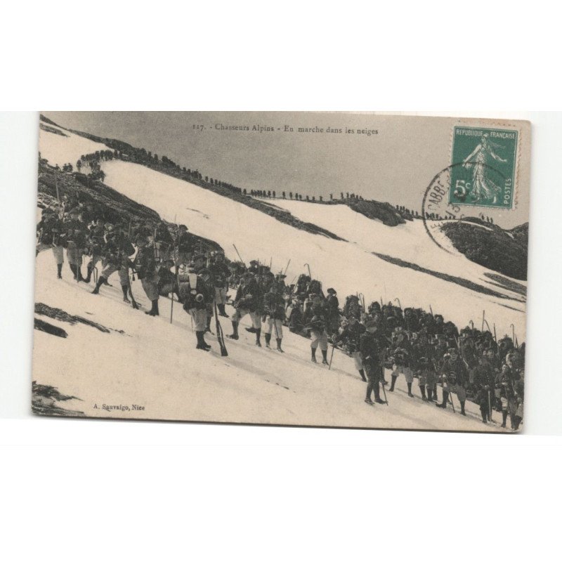 MILITAIRES CHASSEURS ALPINS: en marche dans les neiges - très bon état