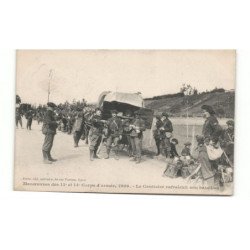 MILITAIRES CHASSEURS ALPINS: manoeuvre 13e et 14e corps d'armée 1909 le cantinier rafraîchit son bataillion - tbé