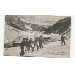 MILITAIRES CHASSEURS ALPINS: skieurs du 159e, vallon du blétonnet, dans le fond pic de rochebrunne - très bon état