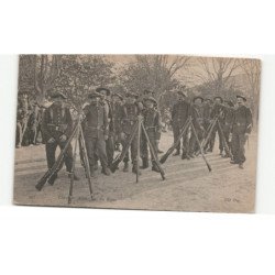 MILITAIRES CHASSEURS ALPINS: au repos - très bon état