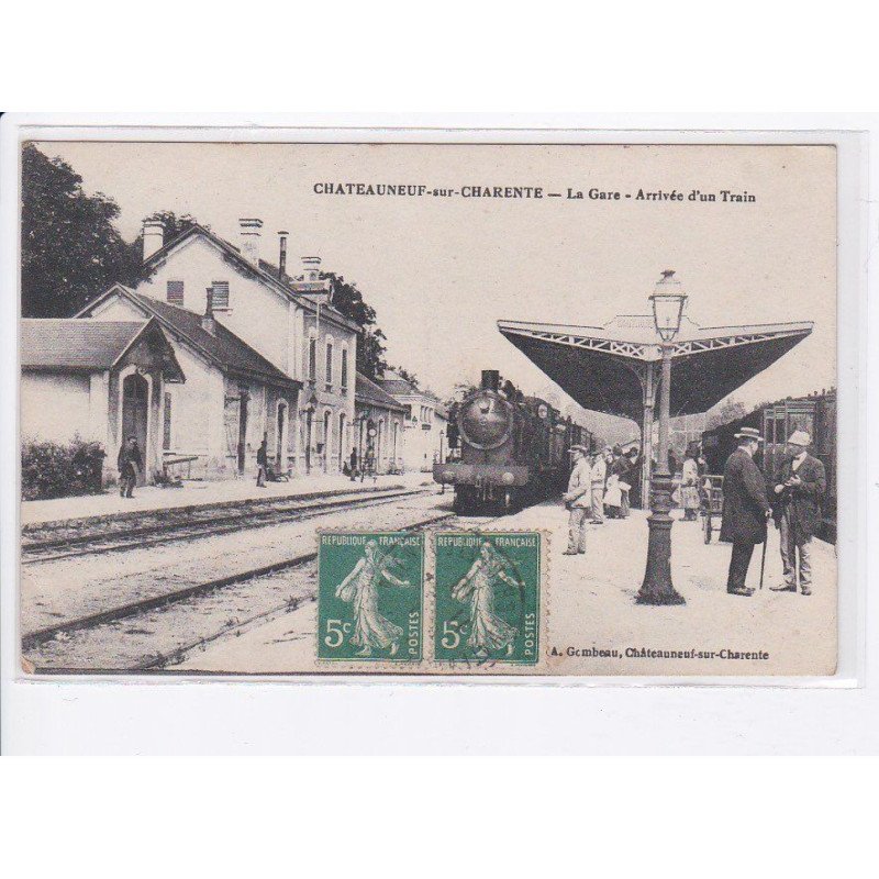 CHATEAUNEUF-sur-CHARENTE: la gare, arrivée d'un train, train, rail - très bon état