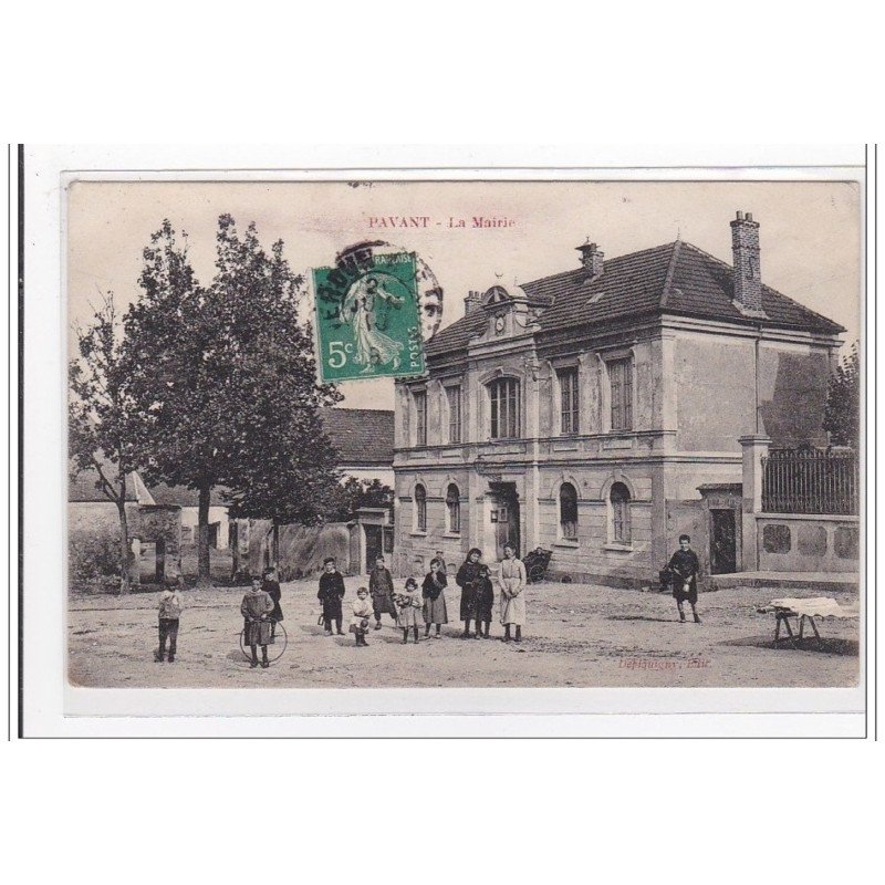 PAVANT : la mairie - tres bon etat