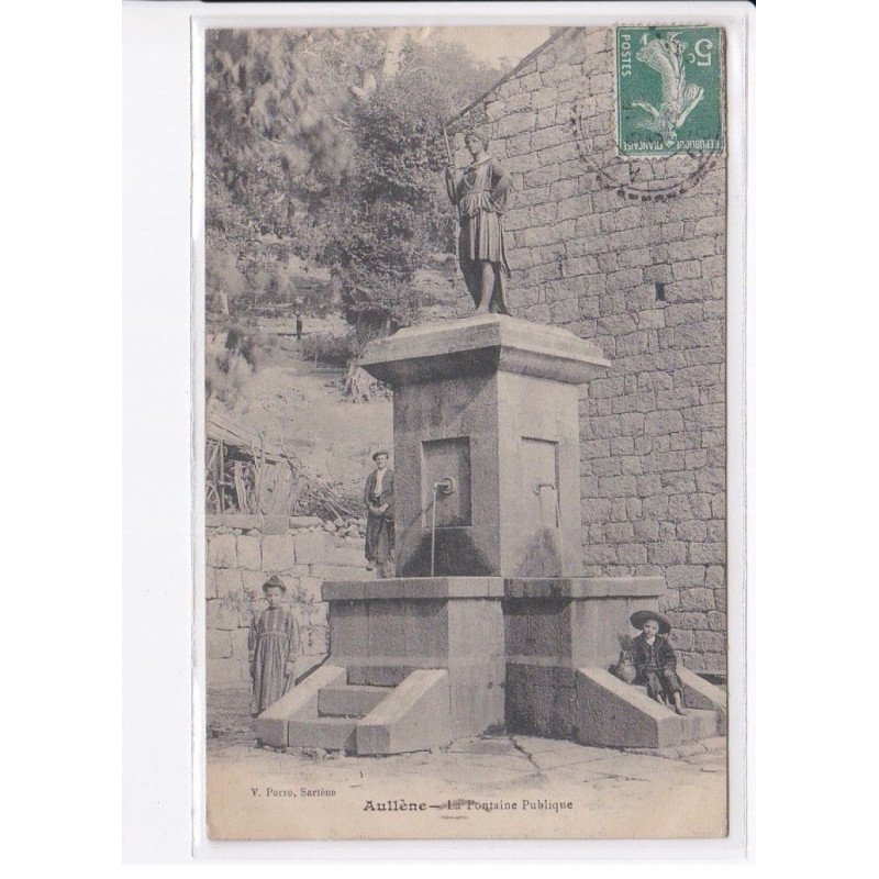 AULLENE: la fontaine publique - très bon état