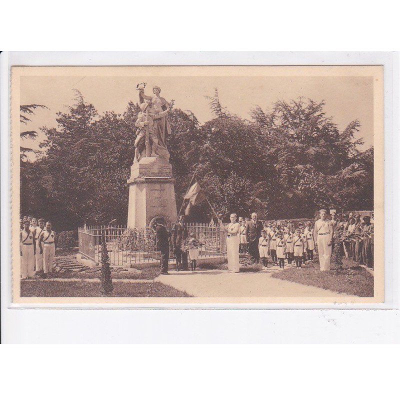 BOLLENE: réunion au monument aux morts 1914-1918 - très bon état
