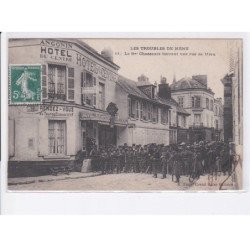 MERU: les troubles de méru, le 8em chasseurs barrant une rue de méru, angonin, hôtel du centre - très bon état