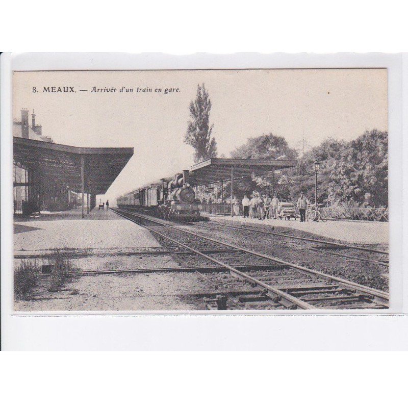 MEAUX: arrivée d'un train en gare, rail - très bon état