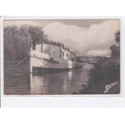 NEUILLY-sur-SEINE: peniche - très bon état