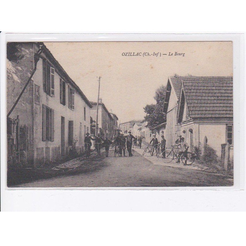 OZILLAC: le bourg, vélo - très bon état