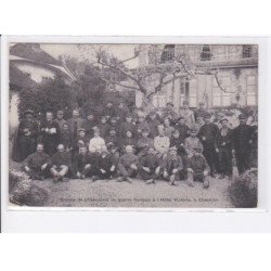 SUISSE: VAUD: CHEXBRES: groupe de prisonniers de guerre français à l'hôtel victoria vue aérienne 10x15 - très bon état