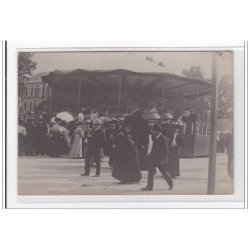 St-QUENTIN : manege, carte photo - tres bon etat