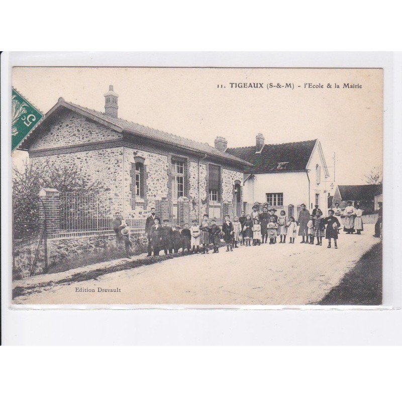 TIGEAUX: l'école et la mairie - très bon état